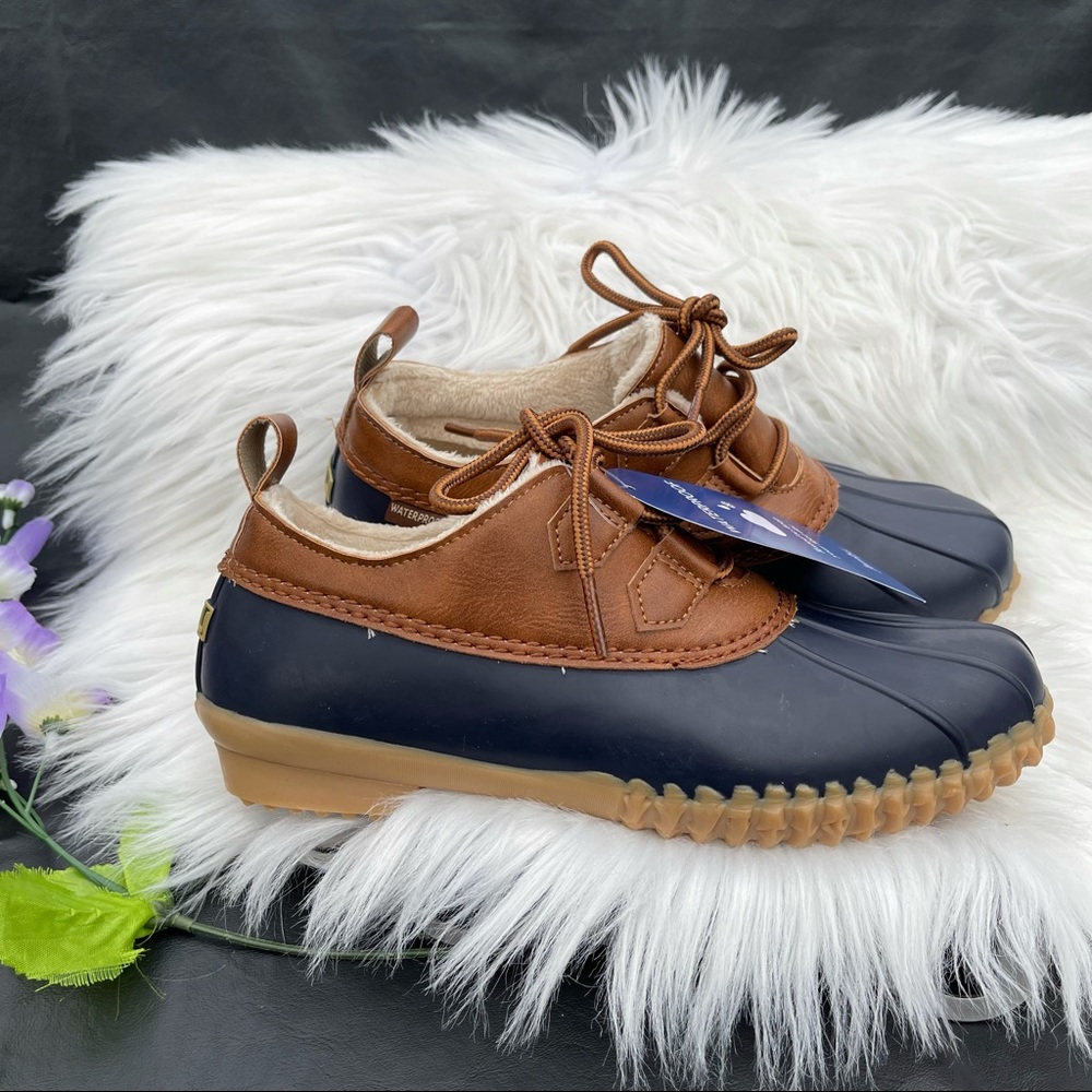 JBU Glenda Waterproof Womens Duck Shoes Size 6.5 M new without box